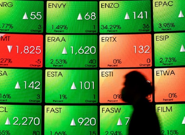 Headline IHSG Segera Tembus 7.400,Cermati PGAS, BIRD, dan ULTJ